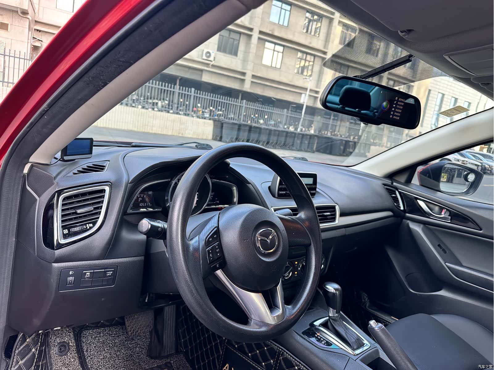 Mazda Mazda3, 2015 12
