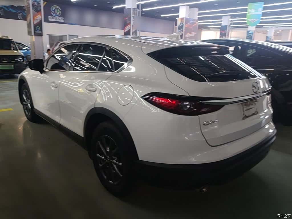 Mazda CX-4, 2020 все фото