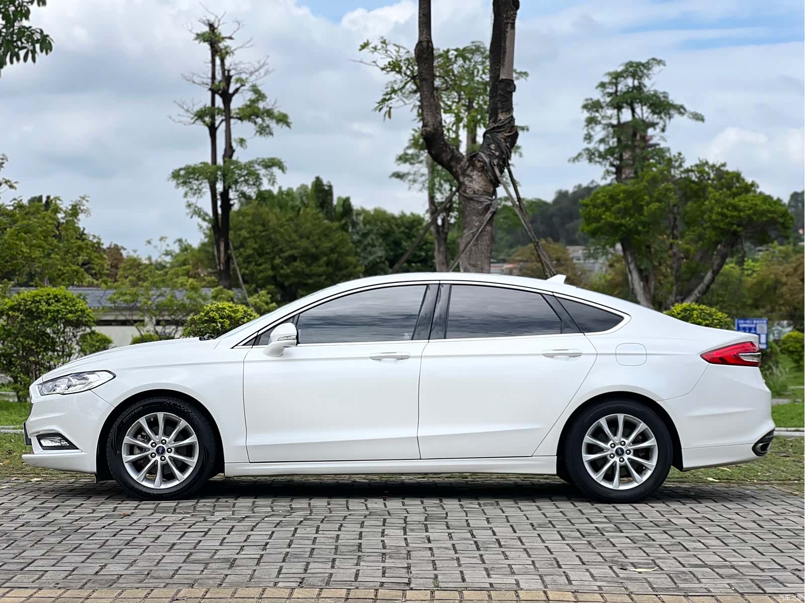 Ford Mondeo, 2017 4