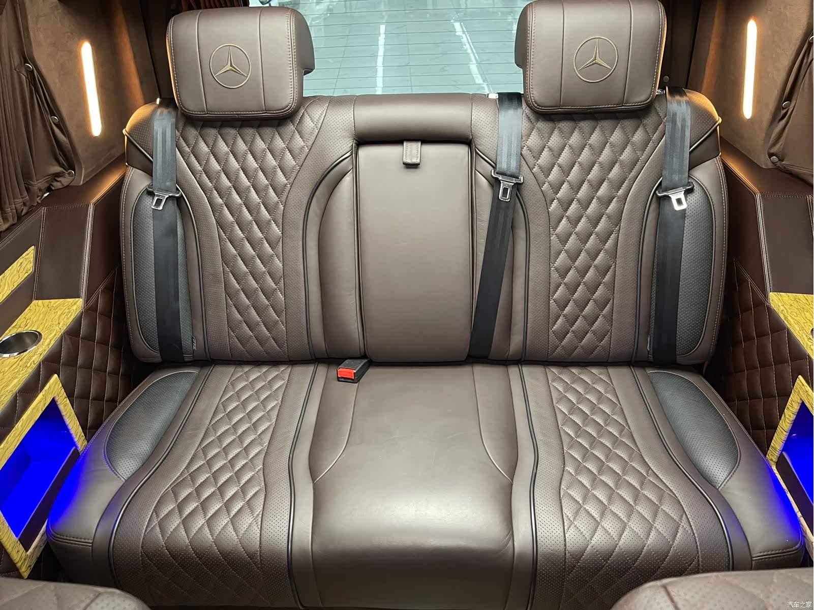 Mercedes-Benz 7, 2019 12