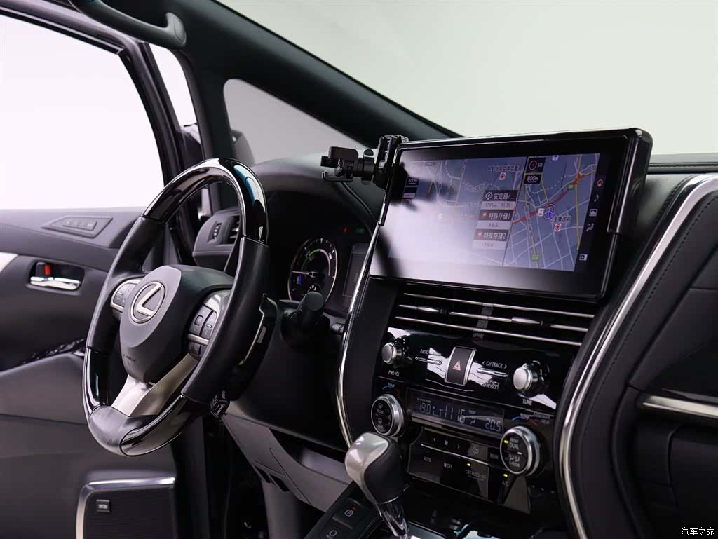 Lexus LM, 2022 16