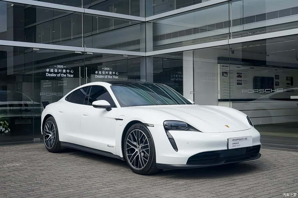 Porsche Taycan, 2022 4