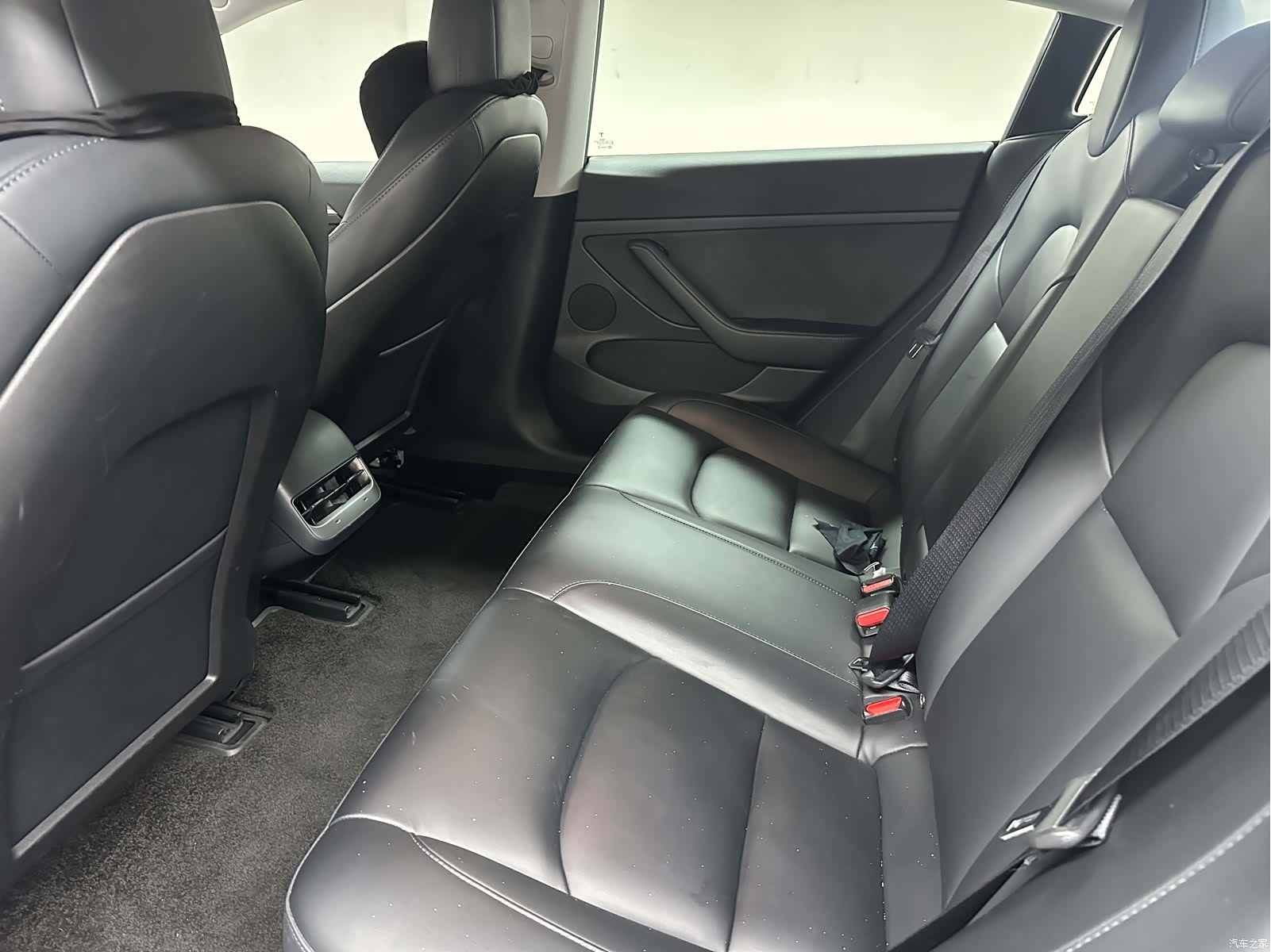 Tesla Model 3, 2022 7