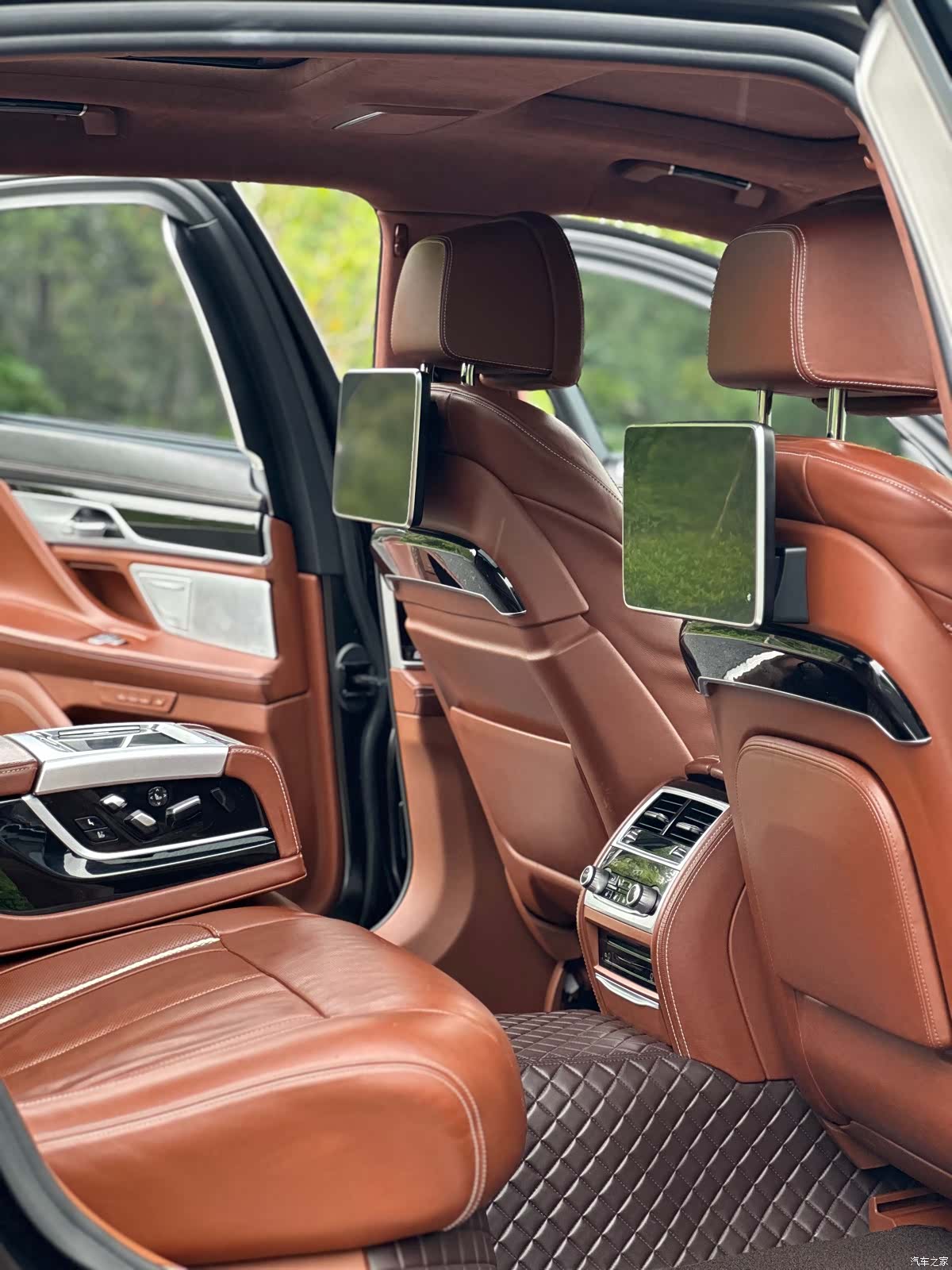 BMW 7 Series, 2019 все фото