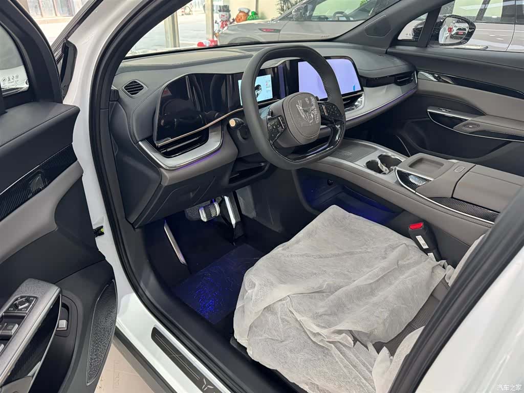 Hongqi 08, 2026 4