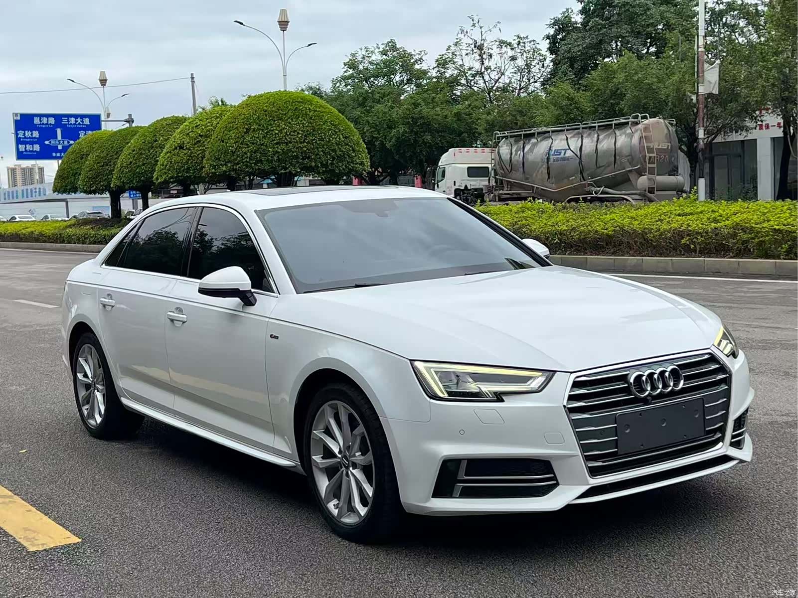 Audi A4L, 2018 3