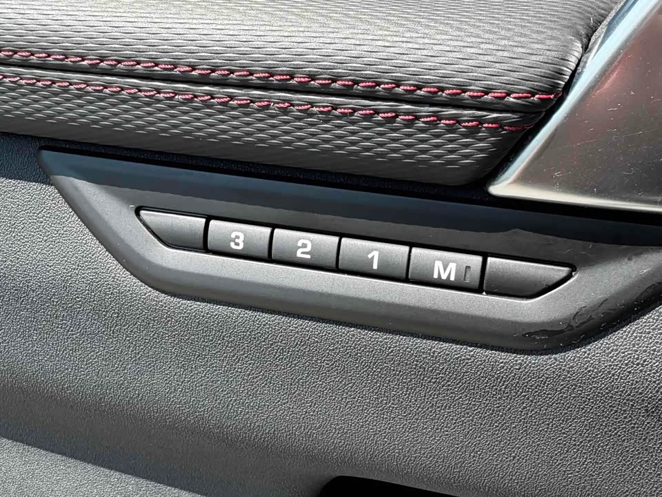 Land Rover Discover sources for sports