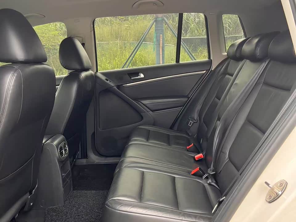 Volkswagen Tiguan Volkswagen Tiguan