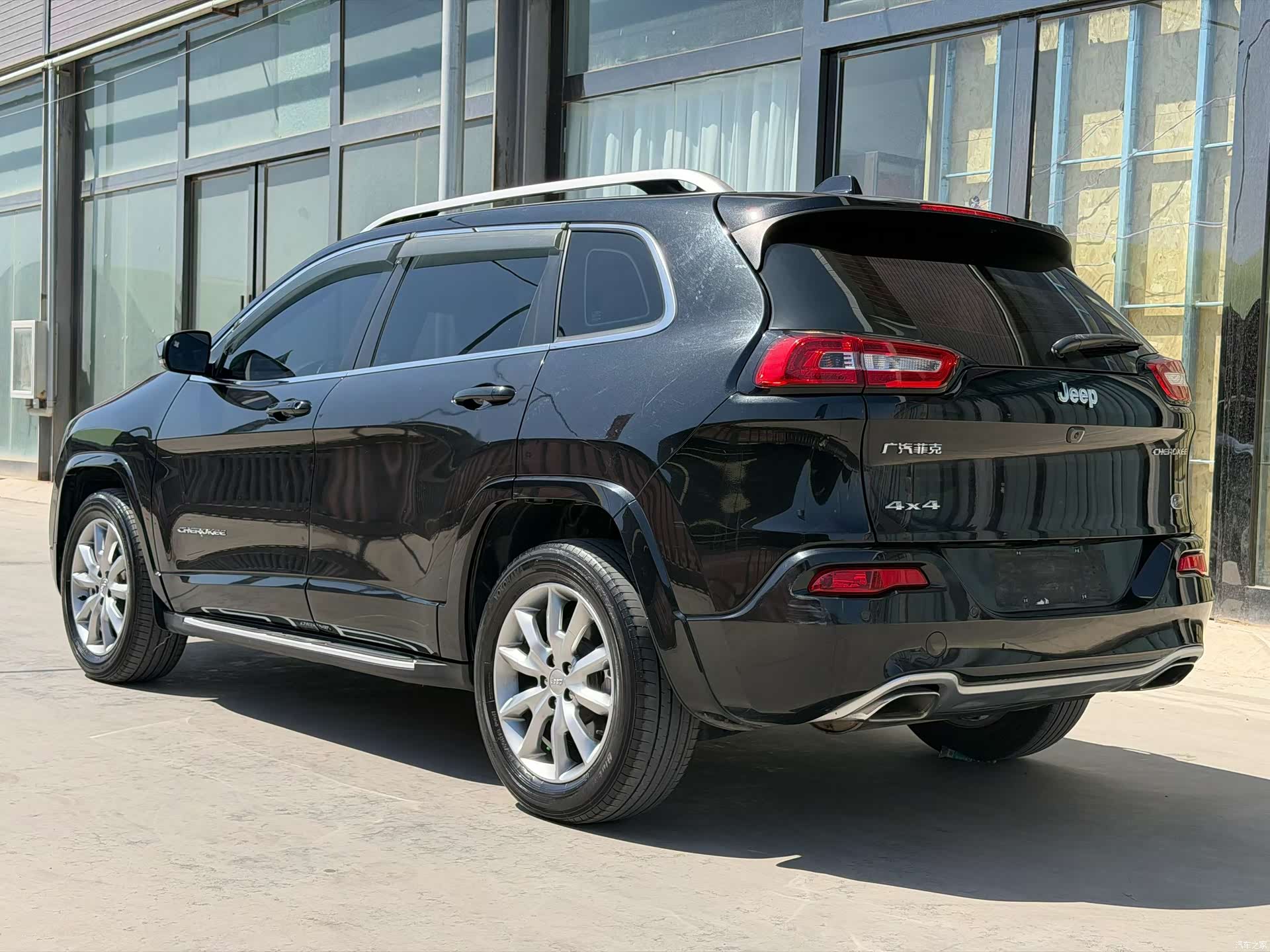 Jeep Cherokee, 2018 4