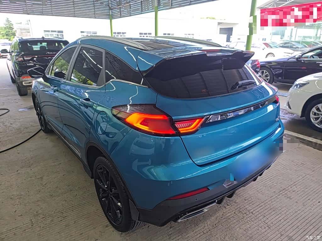 Geely Emgrand, 2022 все фото