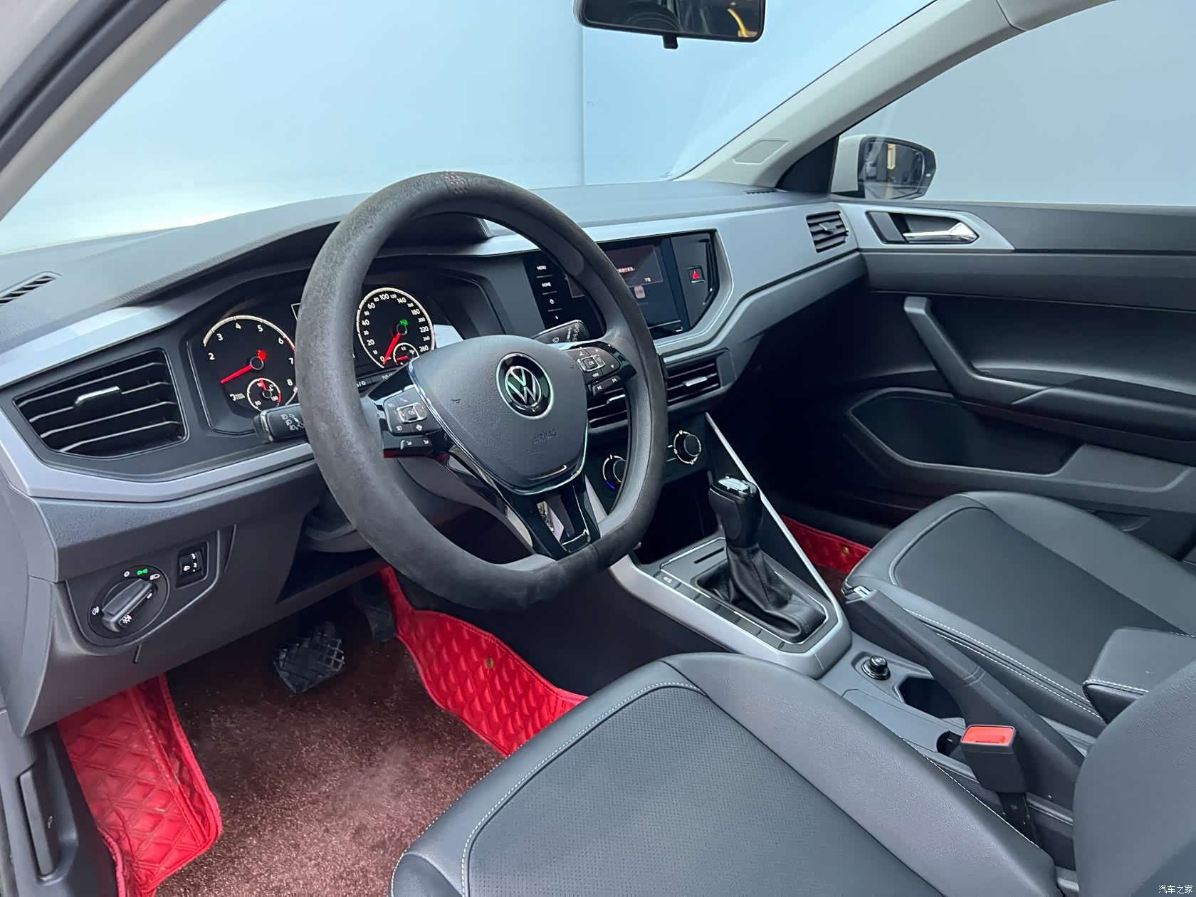 Volkswagen Polo, 2023 все фото