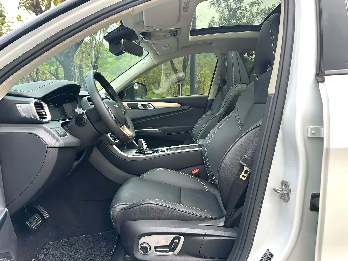 Lynk & Co 01, 2019 все фото