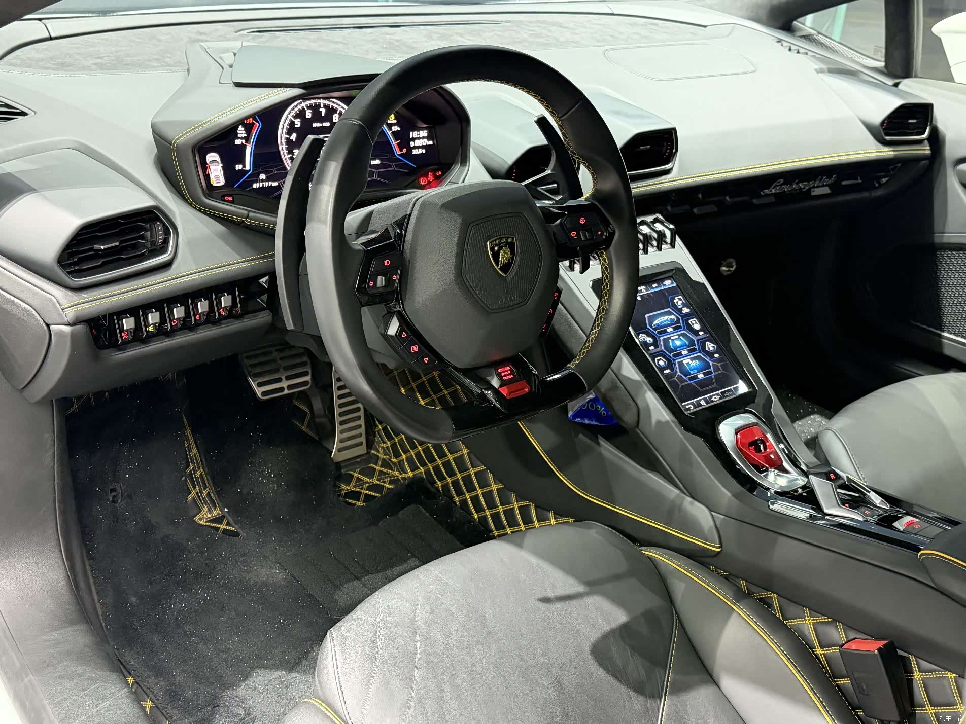 Lamborghini Huracán, 2021 все фото