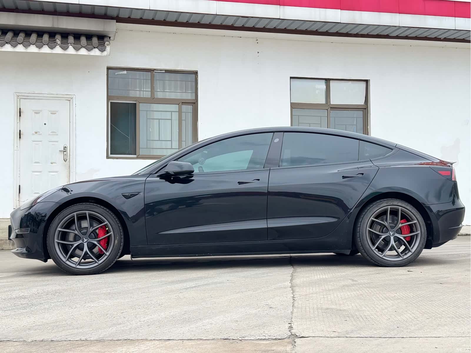 Tesla Model 3, 2023 4
