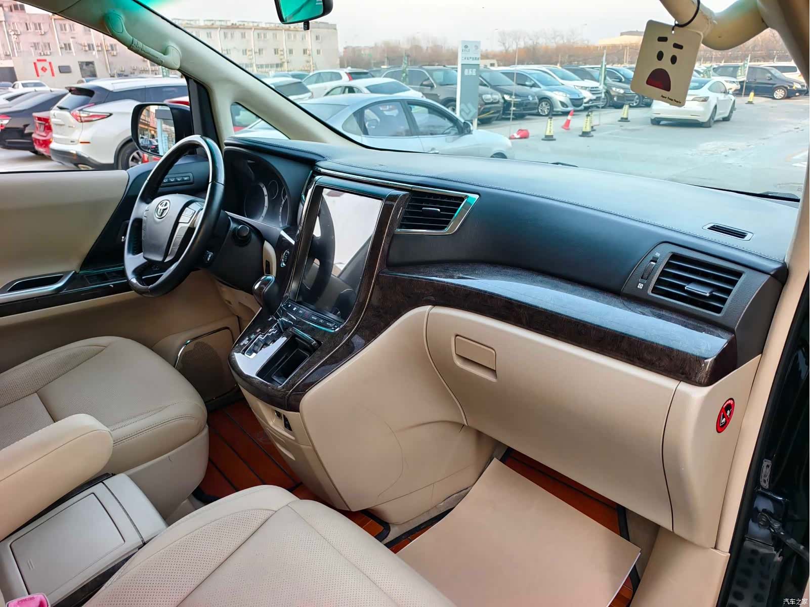 Toyota Alphard, 2011 14