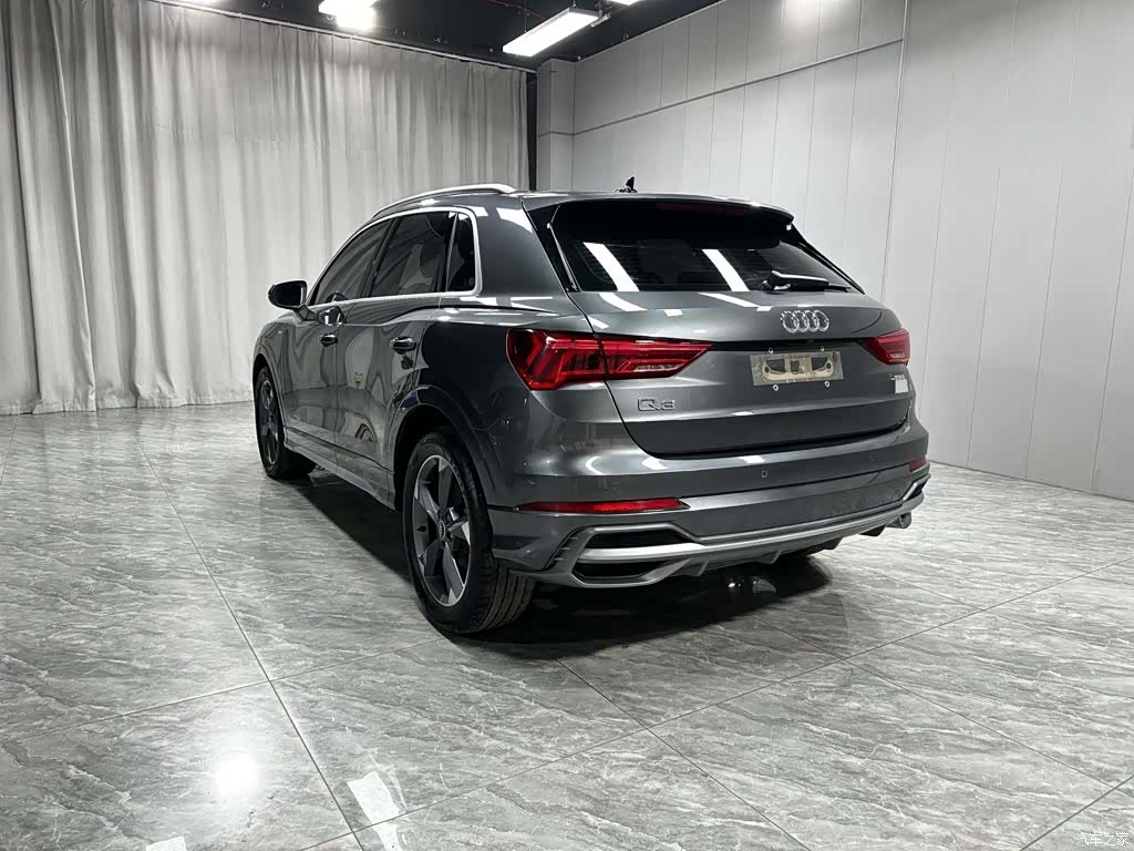 Audi Q3, 2022 4