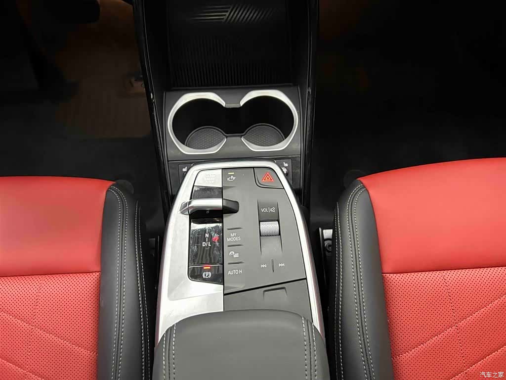 BMW X1, 2023 все фото