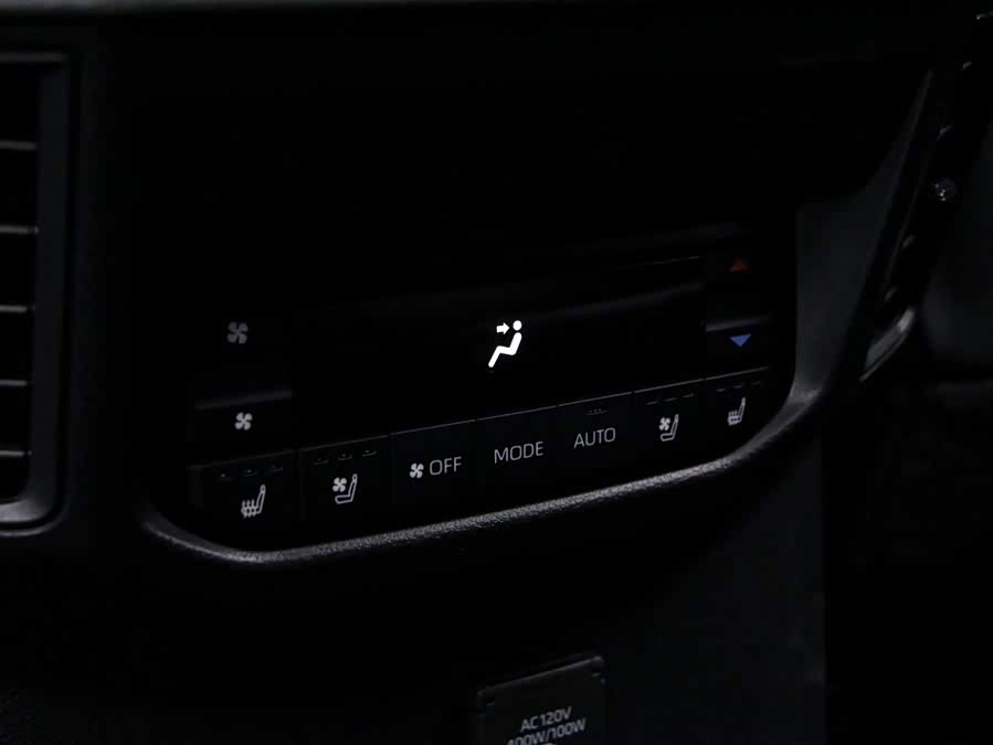 Toyota Sequoia 2023, фото 17