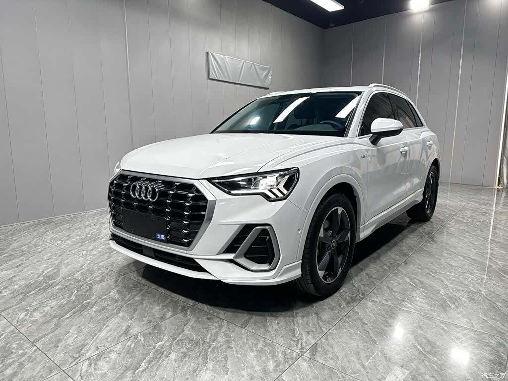 Audi Q3, 2022 1