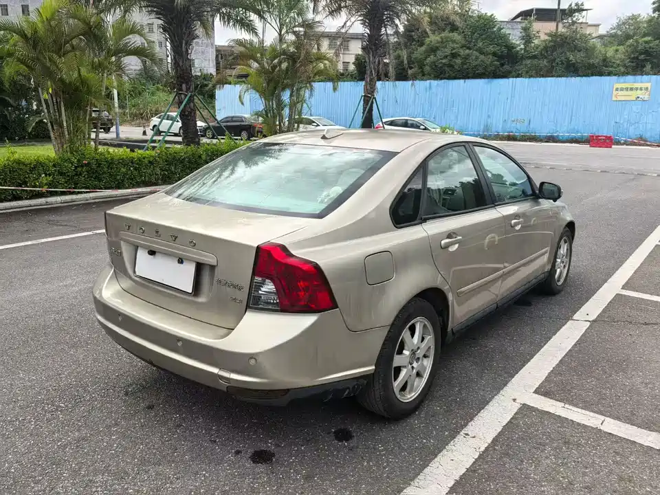 Volvo S40