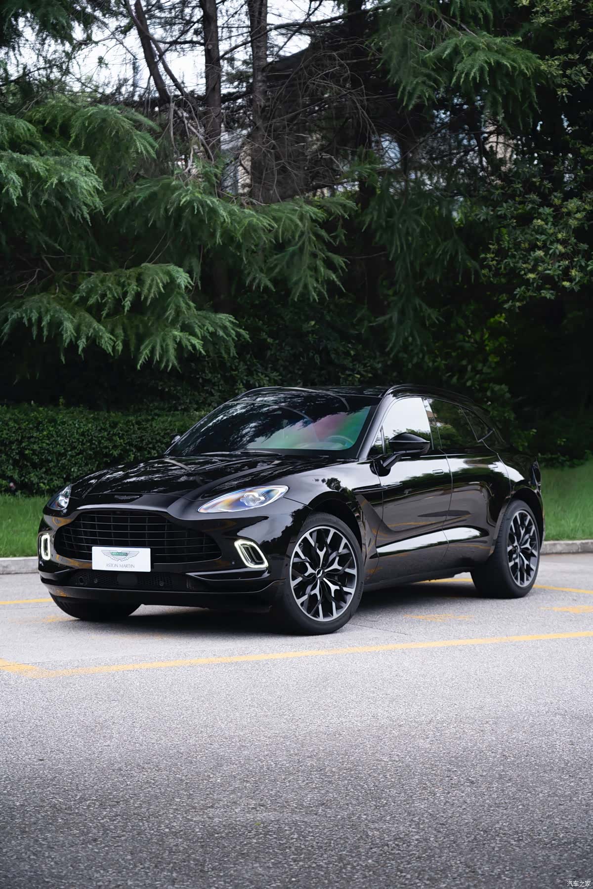 Aston Martin DBX