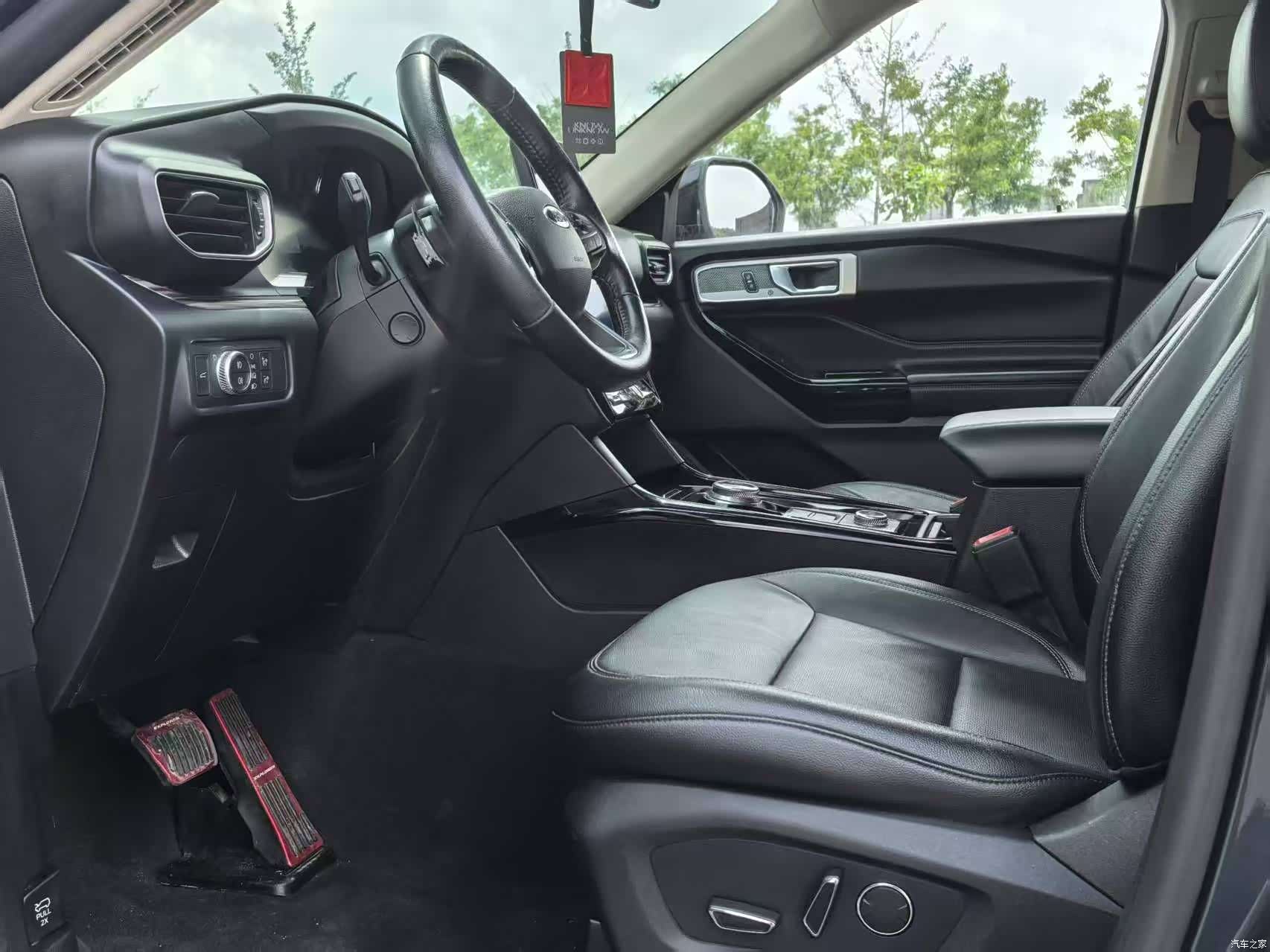 Ford Explorer, 2021 6