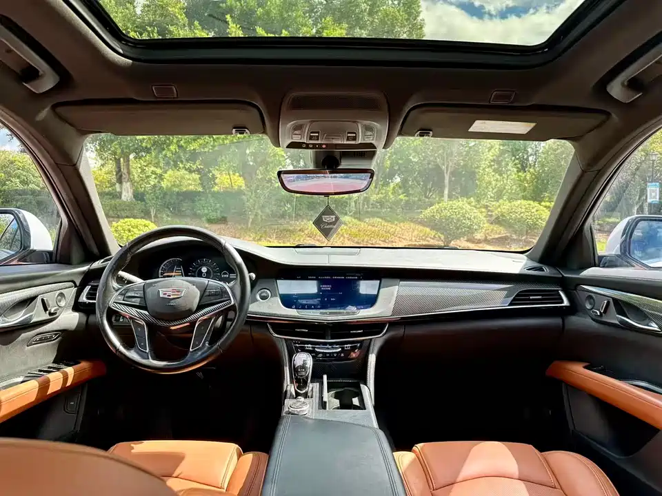 Cadillac XT6