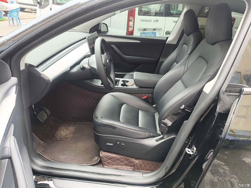 Tesla Model Y, 2024 15
