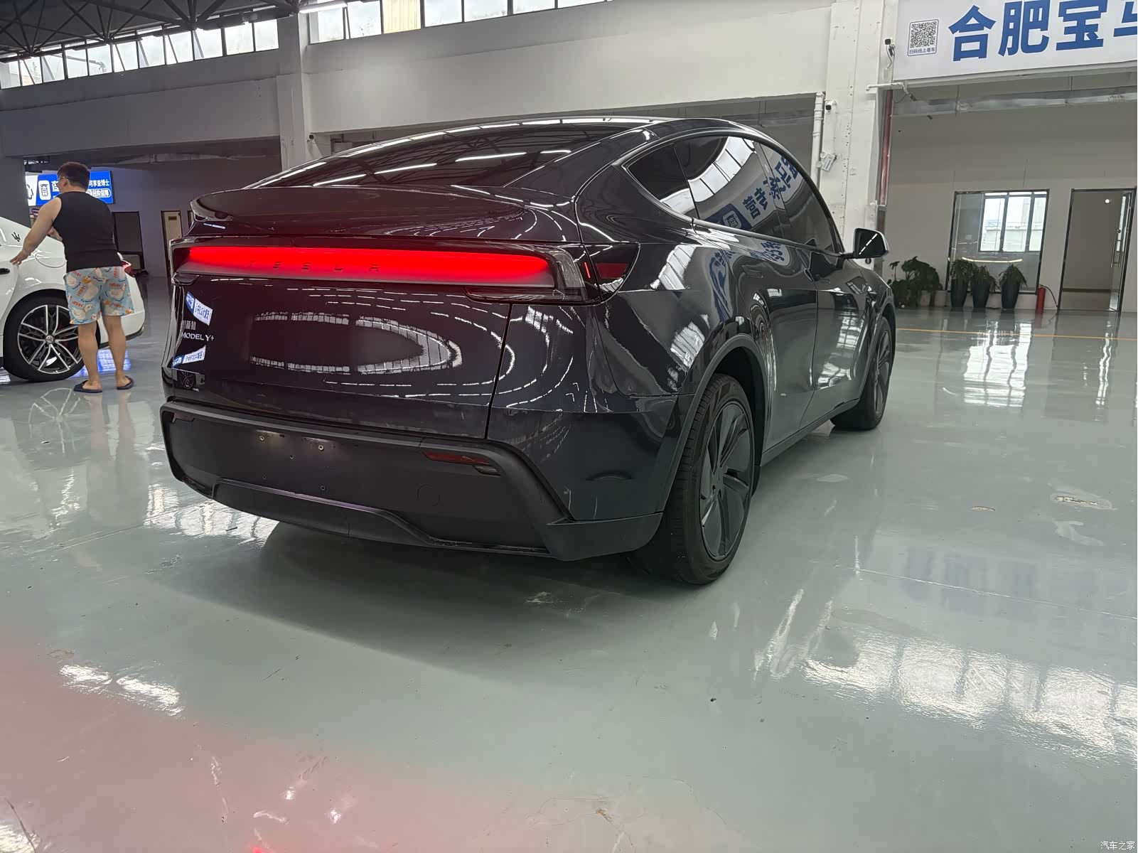 Tesla Model Y, 2025 13