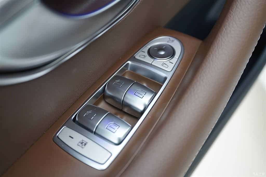 Mercedes-Benz E-Class, 2022 10