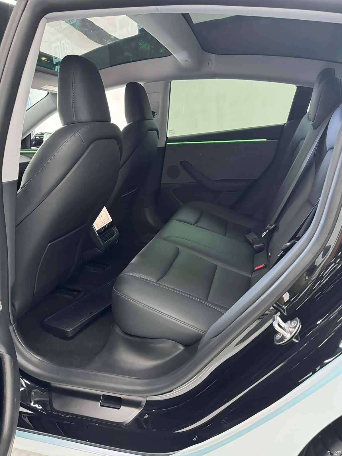 Tesla Model 3, 2025 4