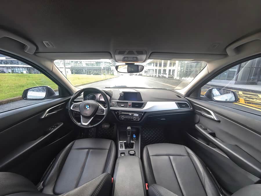BMW 1 Series 2019, фото 12
