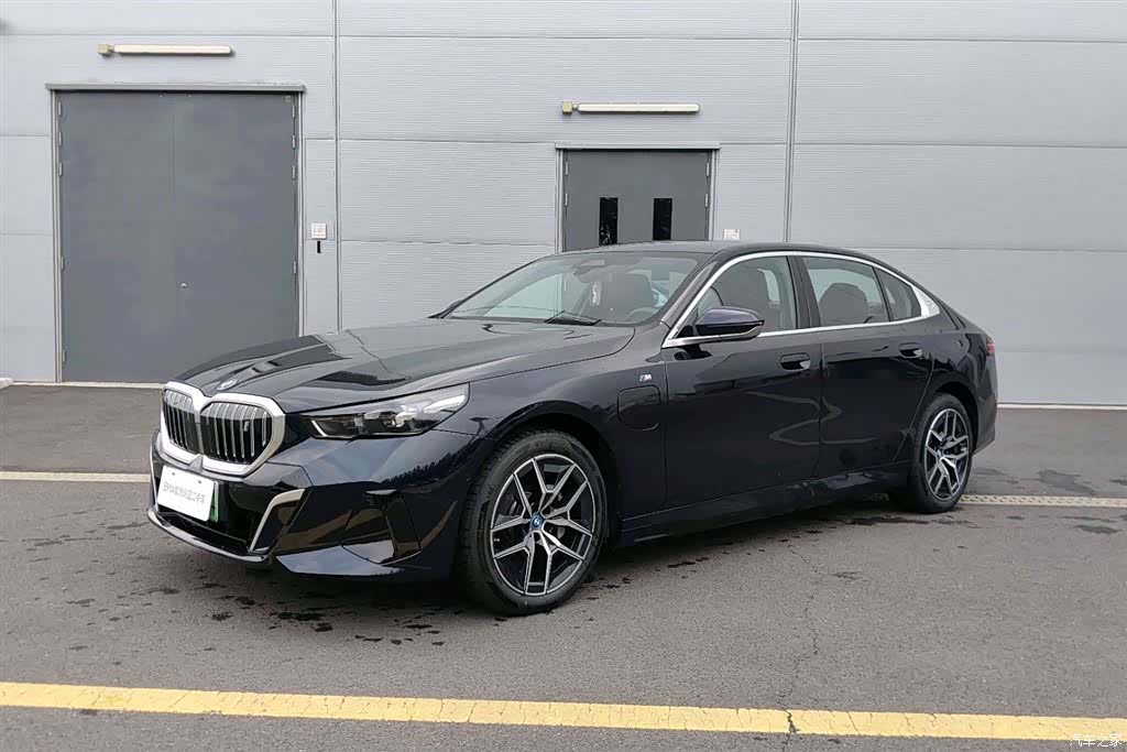 BMW i5