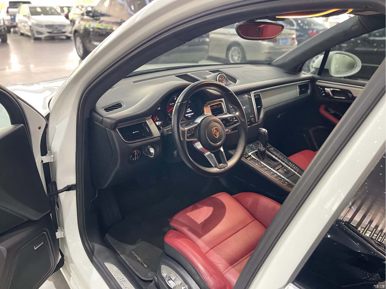 Porsche Macan, 2016 все фото