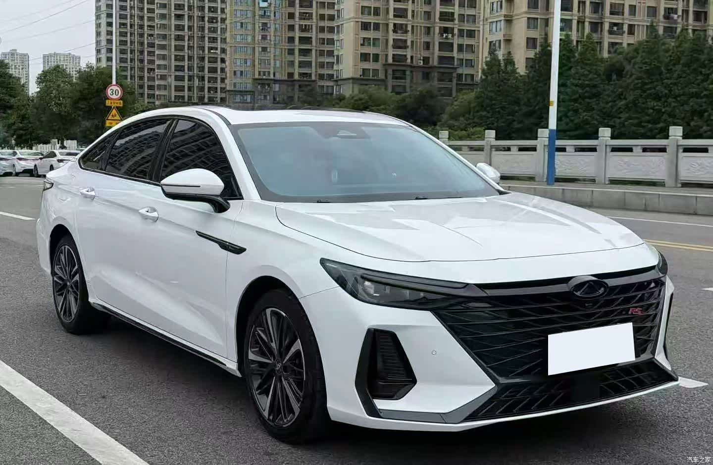 Chery Arrizo 8, 2023 3