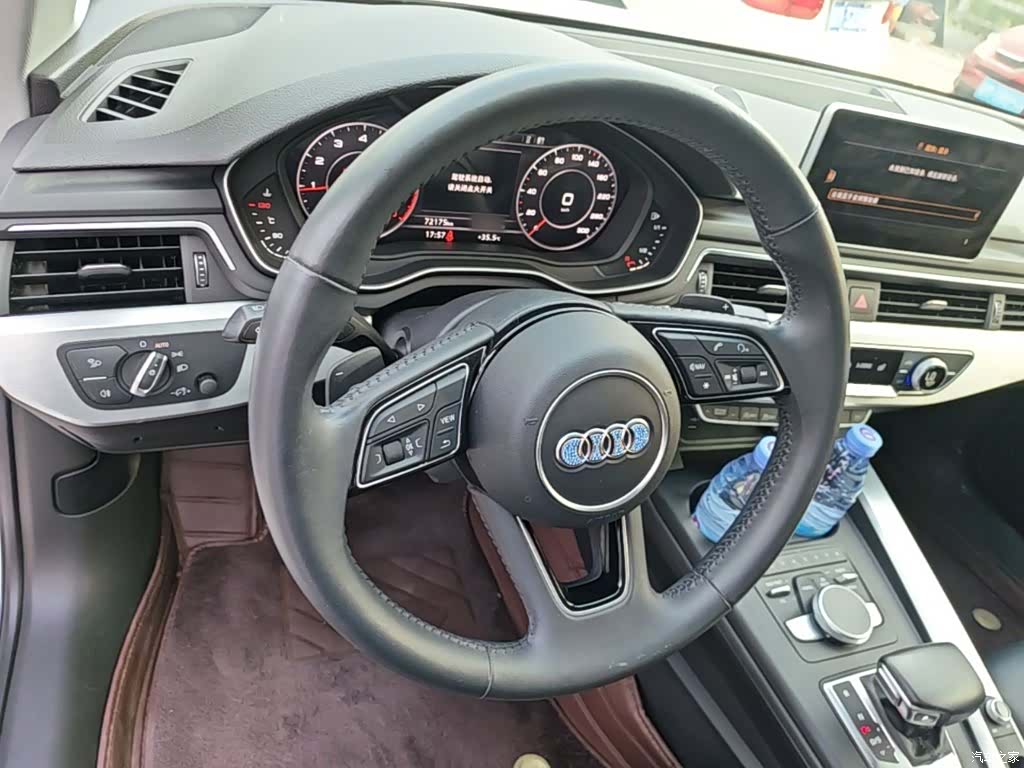 Audi A4L, 2018 11