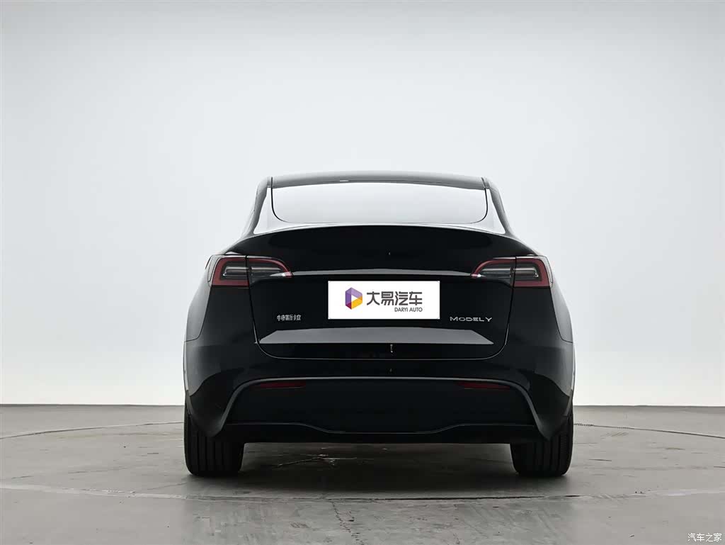Tesla Model Y, 2022 4