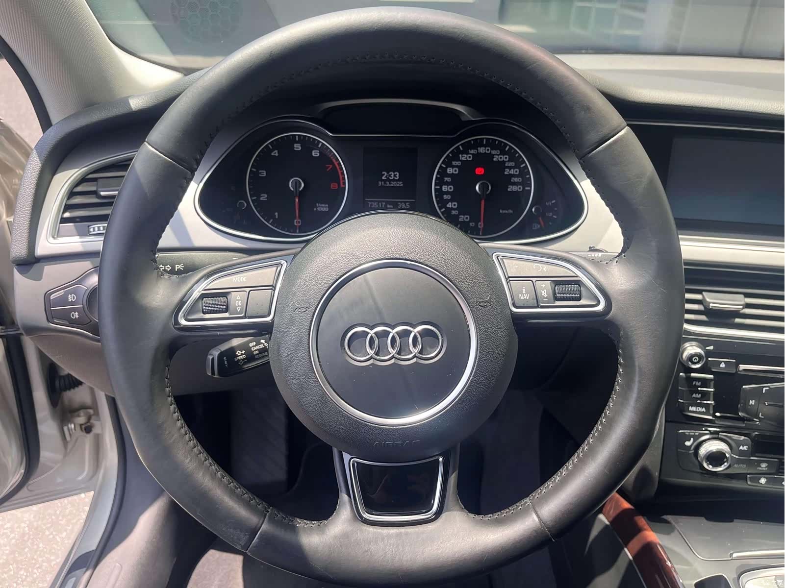 Audi A4L, 2016 11