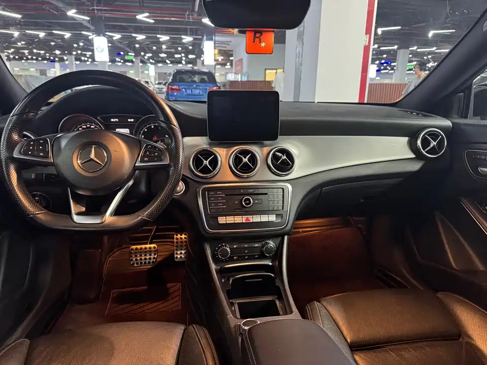 Mercedes-Benz CLA