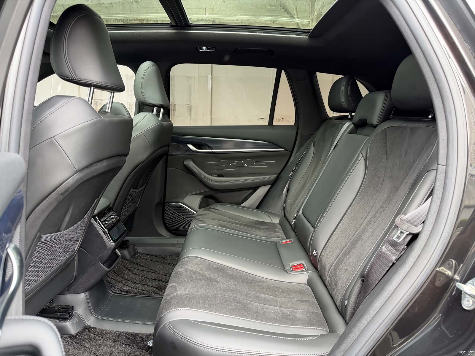 Geely Xingyue L, 2024 13