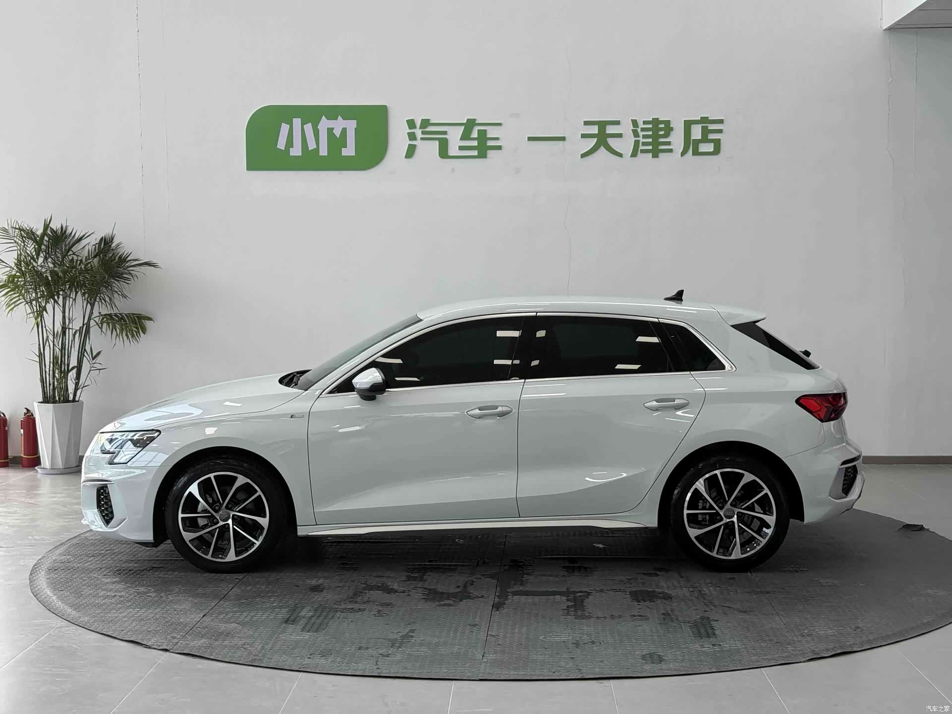 Audi A3, 2022 все фото