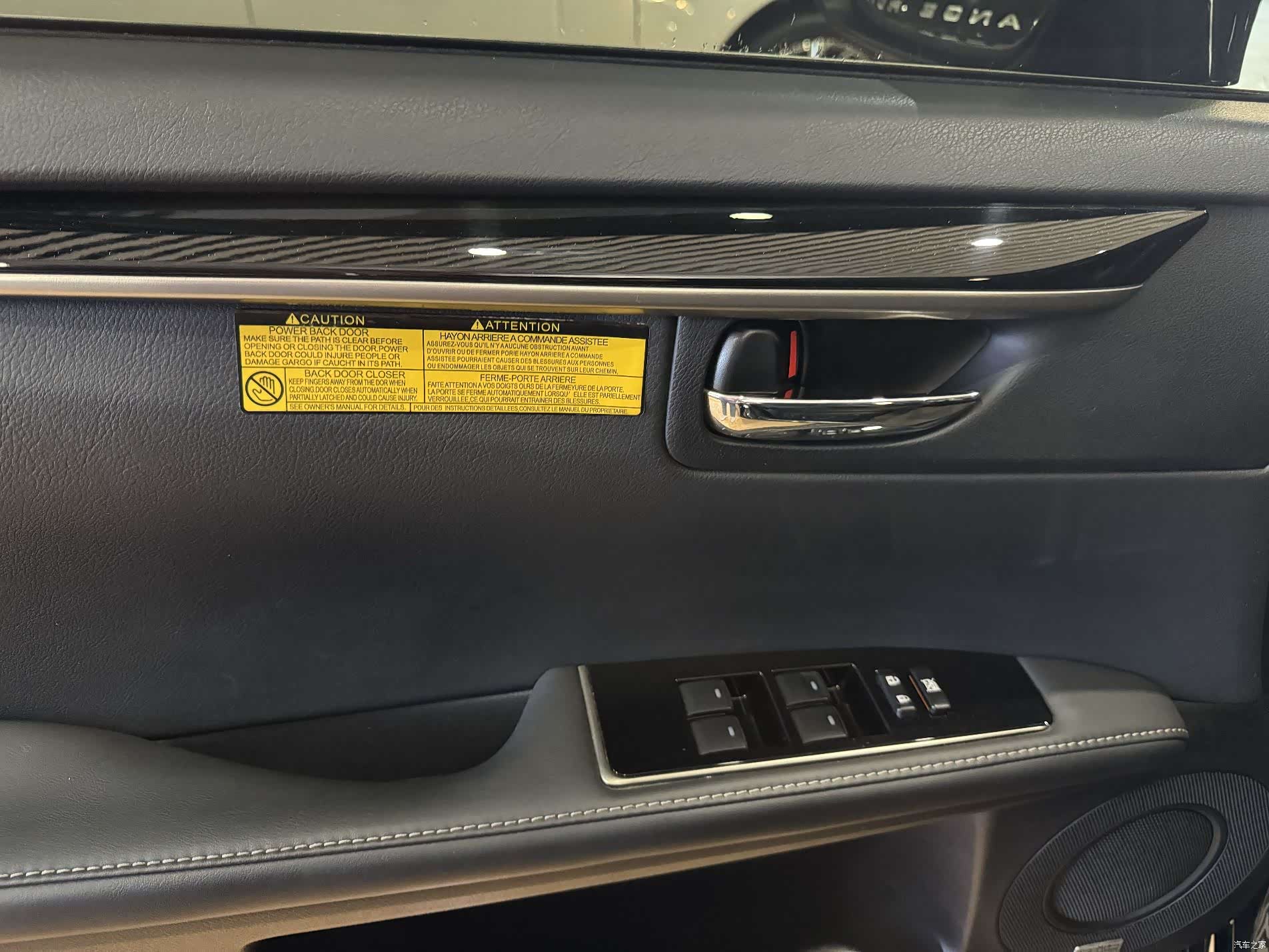 Lexus ES, 2018 11