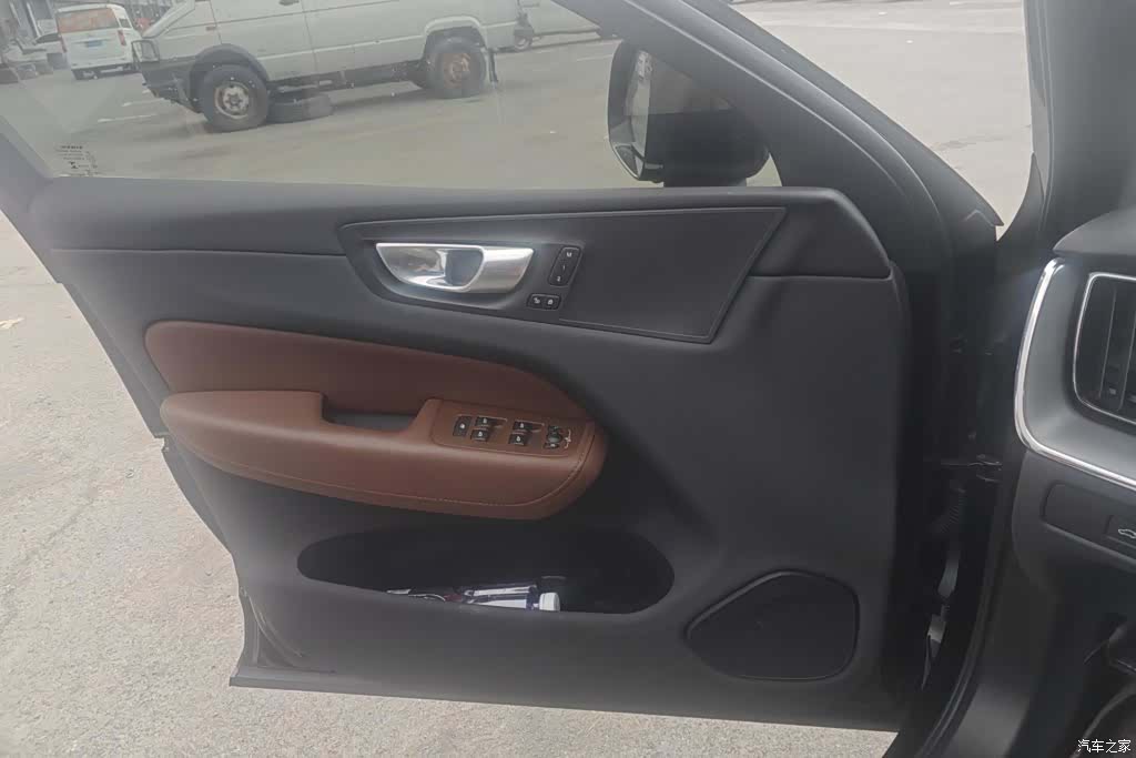 Volvo XC60, 2024 7