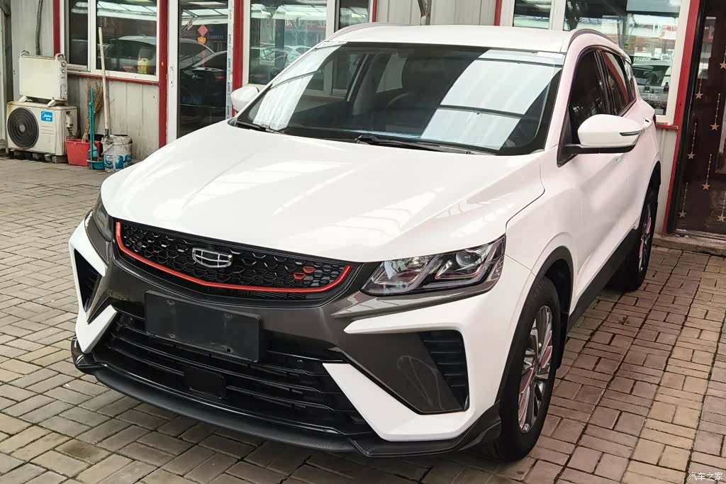 Geely Coolray, 2022 1