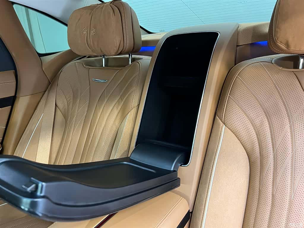 Hongqi H9, 2025 17