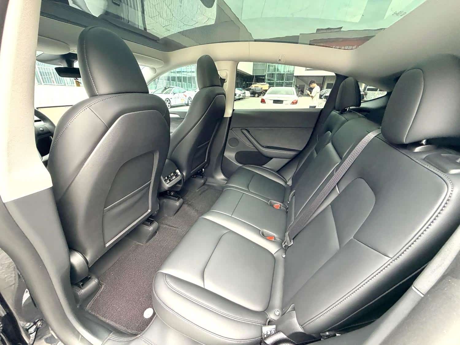 Tesla Model Y, 2024 6