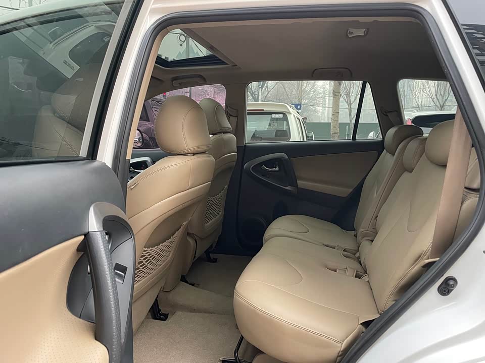 Toyota RAV4 Rongfang