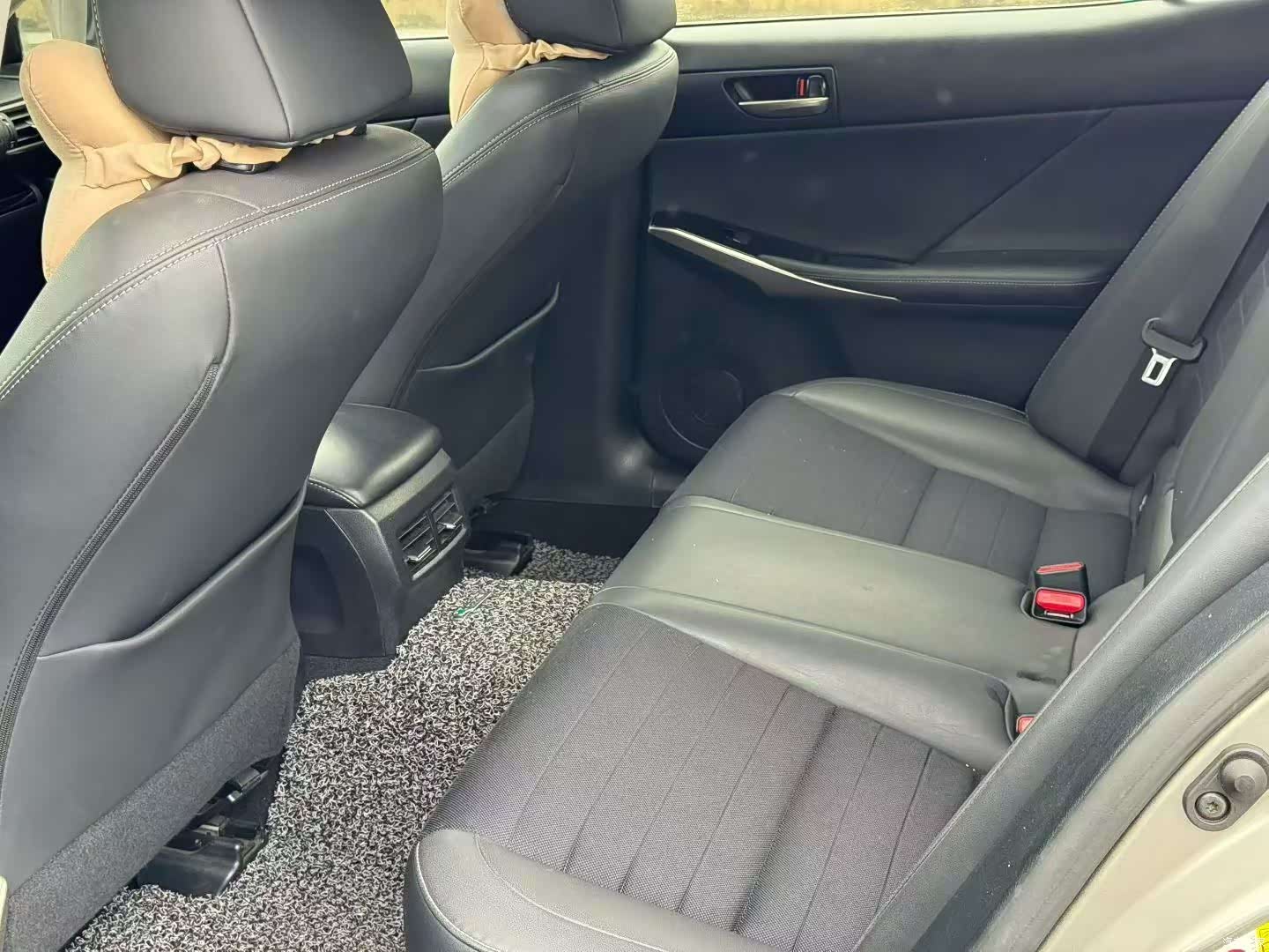 Lexus IS, 2017 все фото
