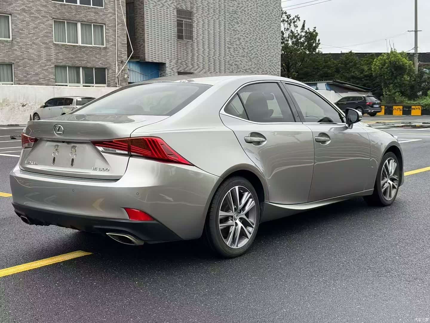 Lexus IS, 2017 7