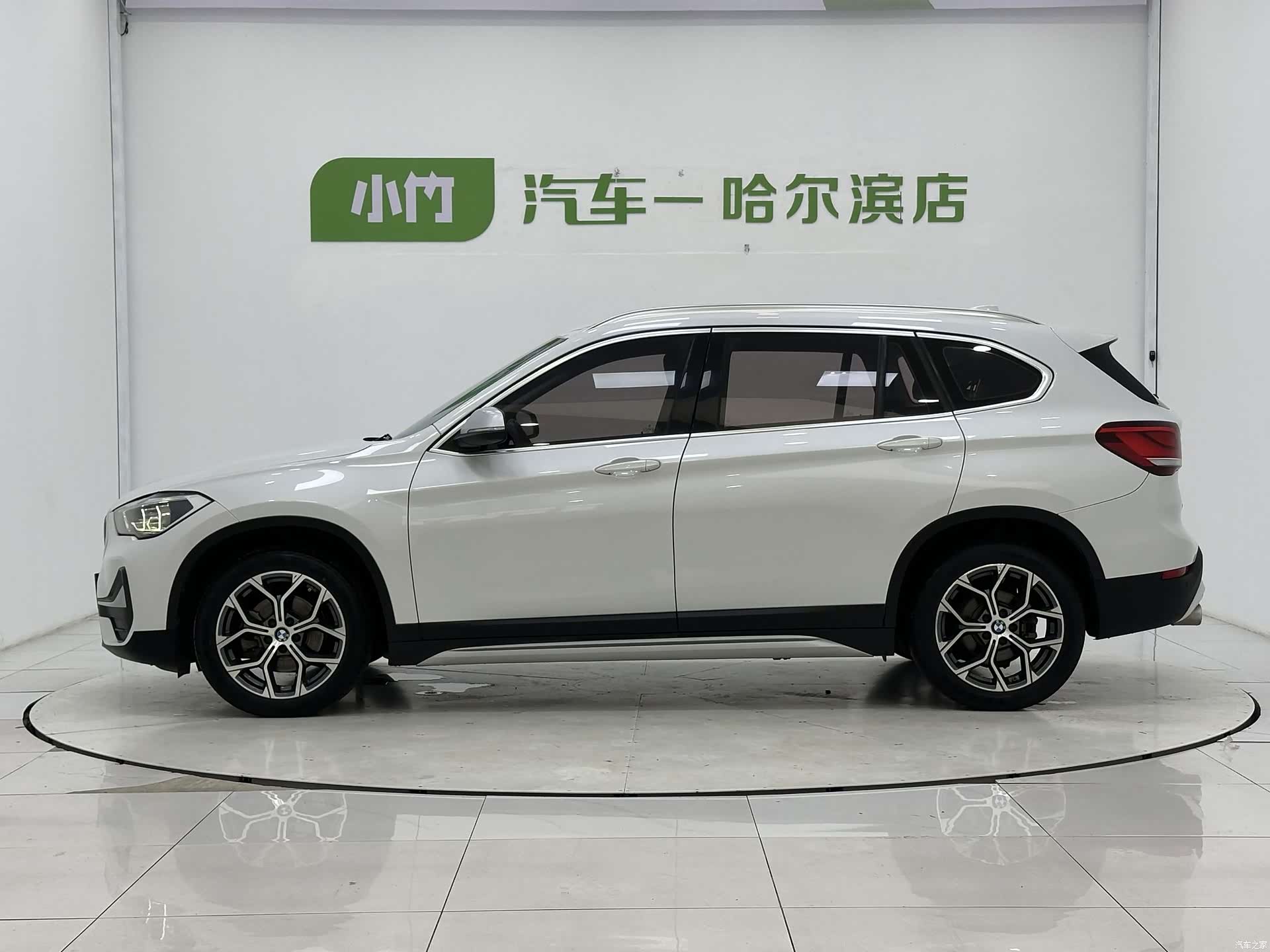 BMW X1, 2022 все фото